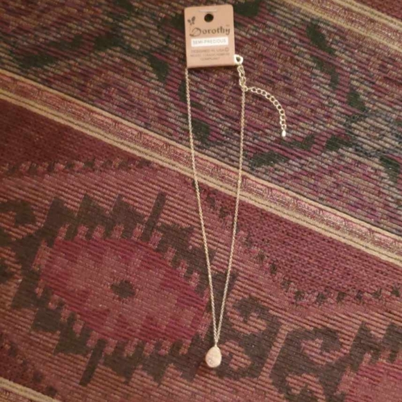 Stunning semi-precious raw druzy necklace - Picture 4 of 6